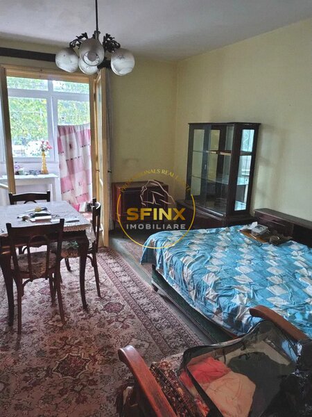 Metrou Costin Georgian, garsoniera la parter cu balcon,