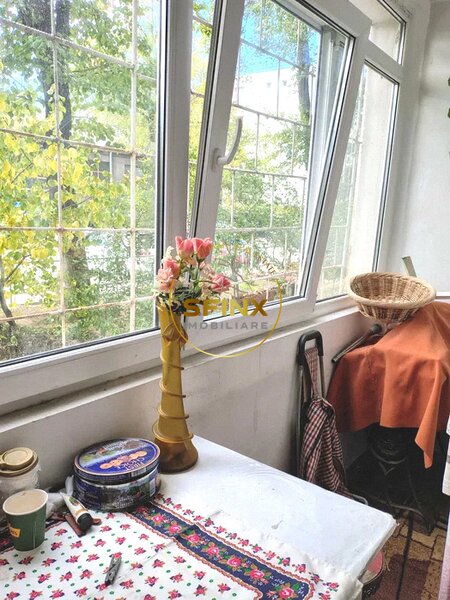 Metrou Costin Georgian, garsoniera la parter cu balcon,